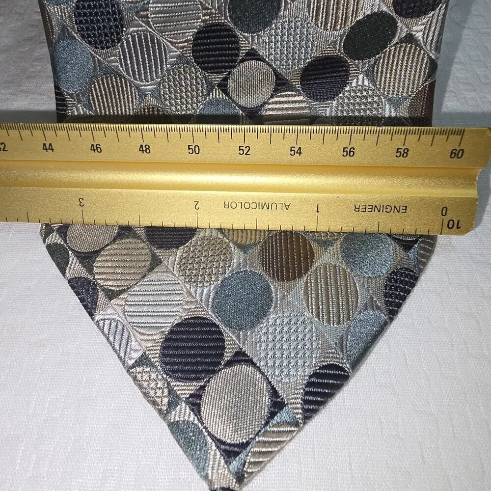 GEOFFREY BEENE VTG MENS TIE GRAY WITH POLKA DOT DIAGONAL DESIGN EUC